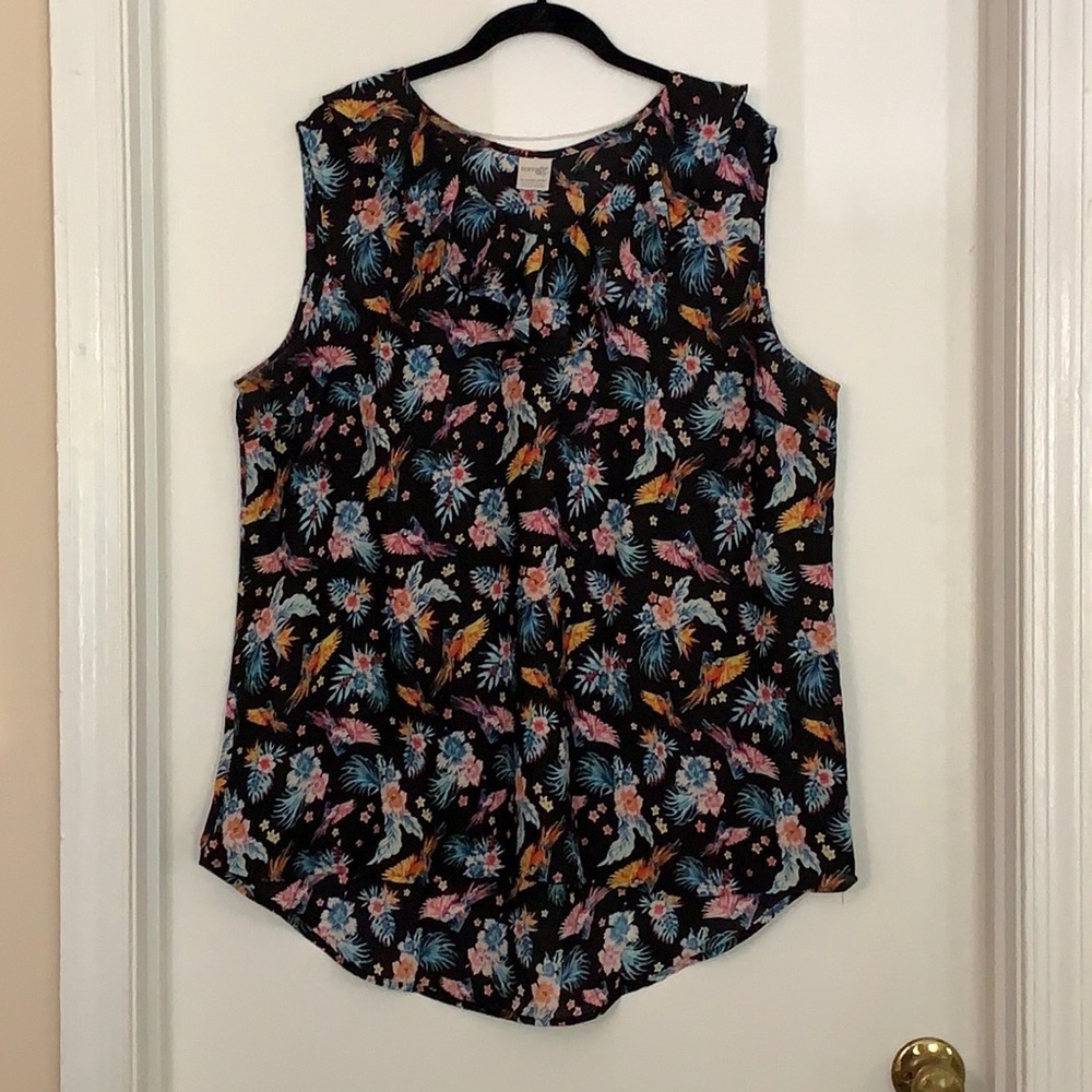 Sleeveless v-neck blouse